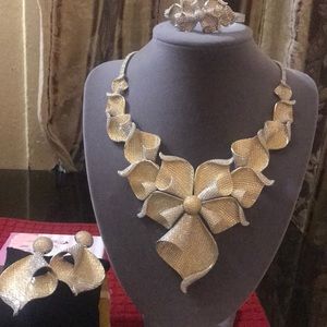 Diamonds big set gold necklace and bracelet and earrings